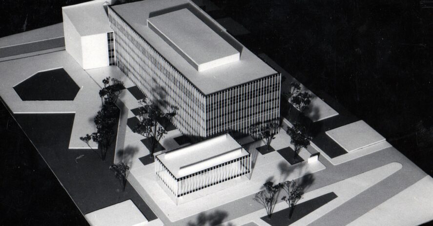 MODEL (1960)